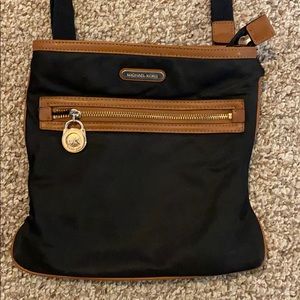 Micheal Kors Crossbody Bag